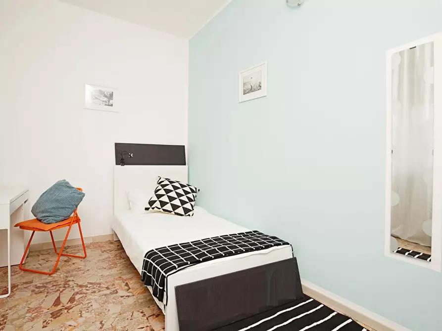 Immagine 4 di Camera in affitto  in Via Carlo Cattaneo a Rimini