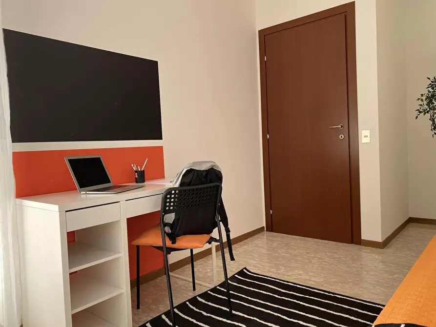 Immagine 3 di Camera in affitto  in Via Stroperi a Rovereto
