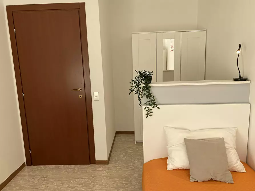 Immagine 2 di Camera in affitto  in Via Stroperi a Rovereto