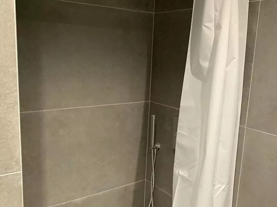 Immagine 10 di Appartamento in affitto  in Via Roccantica a Roma