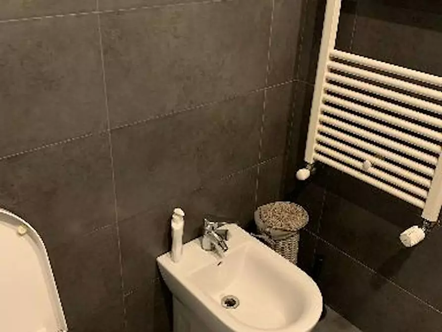 Immagine 6 di Camera in affitto  in Via Pian di Sco a Roma