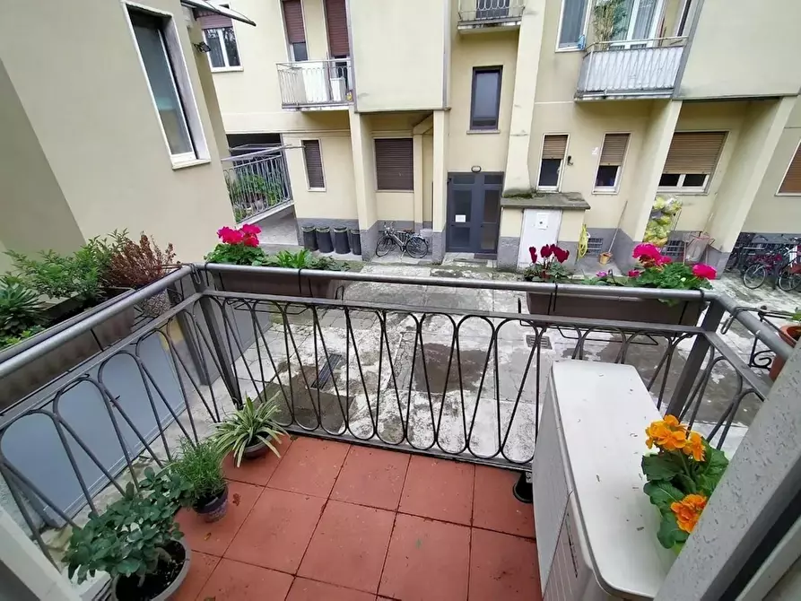 Immagine 8 di Appartamento in affitto  in Via Giambellino a Milano