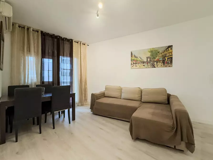 Immagine 9 di Appartamento in affitto  in Carrer de Nàpols a Barcelona