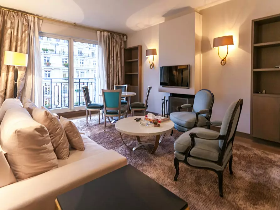Immagine 3 di Appartamento in affitto  in Avenue Montaigne a Paris 08
