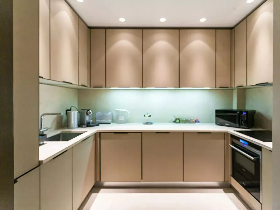 Immagine 10 di Appartamento in affitto  in Avenue Montaigne a Paris 08