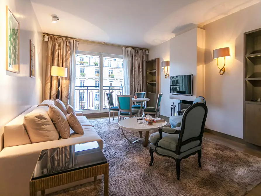 Immagine 2 di Appartamento in affitto  in Avenue Montaigne a Paris 08