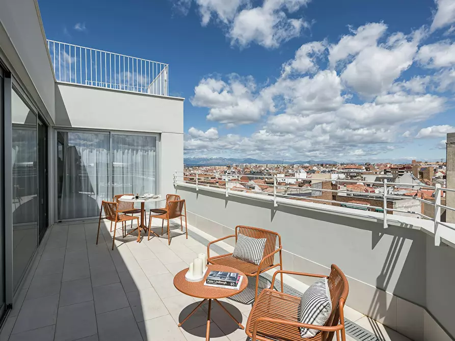 Immagine 9 di Appartamento in affitto  in Travesía María Zayas a Madrid