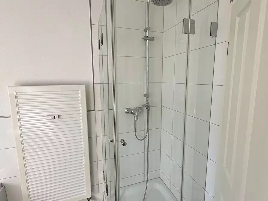 Immagine 5 di Camera in affitto  in Segeberger Weg a Düsseldorf