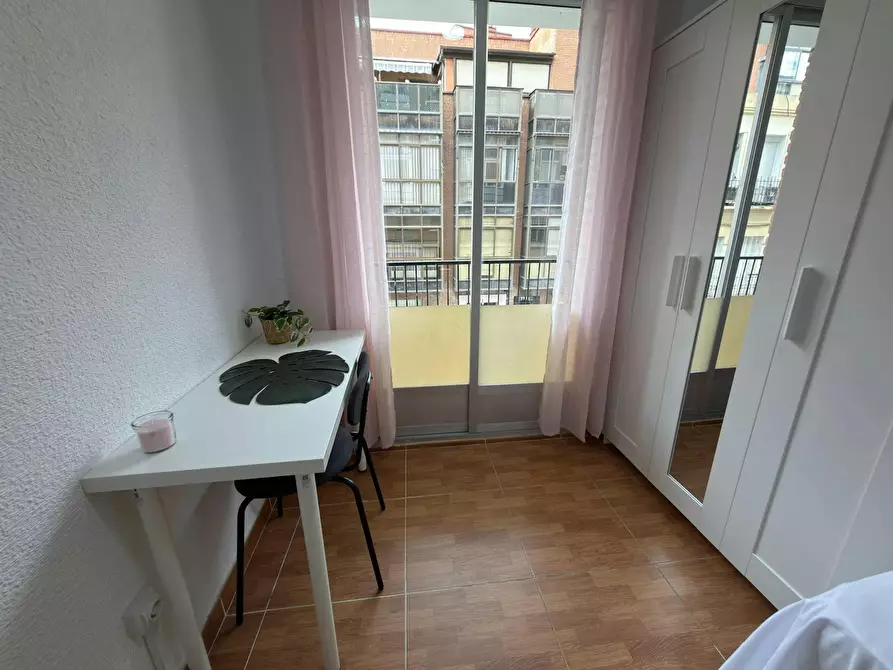Immagine 4 di Camera in affitto  in Calle de Burgos a Madrid