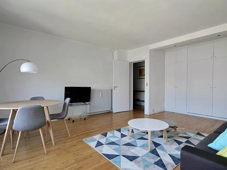 Immagine 8 di Appartamento in affitto  in Rue de la Faisanderie a Paris 16