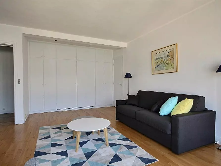 Immagine 9 di Appartamento in affitto  in Rue de la Faisanderie a Paris 16