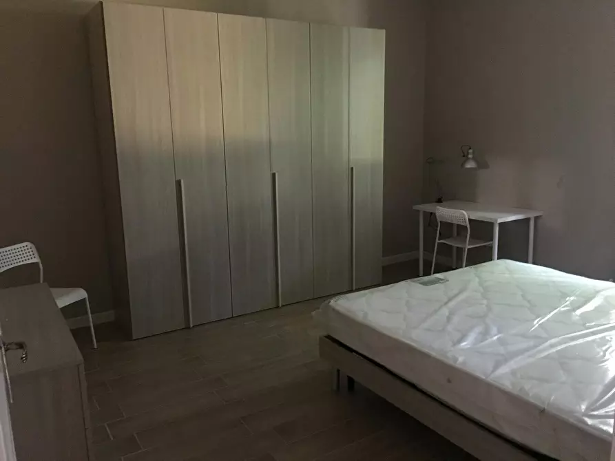 Immagine 10 di Camera in affitto  in Via Rimesse a Bologna