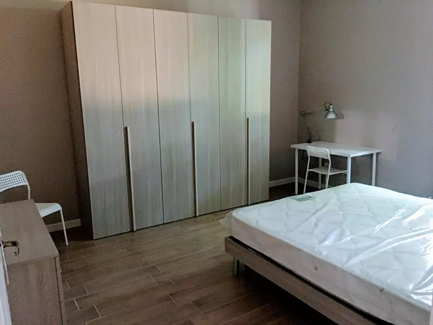 Immagine 2 di Camera in affitto  in Via Rimesse a Bologna