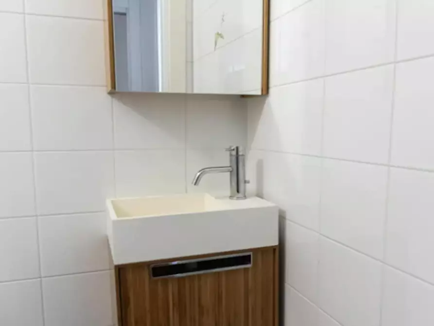 Immagine 10 di Camera in affitto  in Via Francesco Pallavicini a Roma
