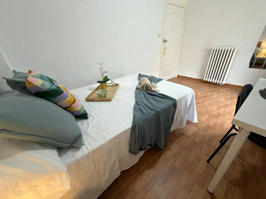 Immagine 2 di Camera in affitto  in Calle de Burgos a Madrid