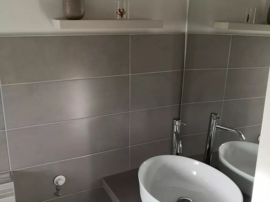 Immagine 6 di Camera in affitto  in Via Andrea Costa a Bologna