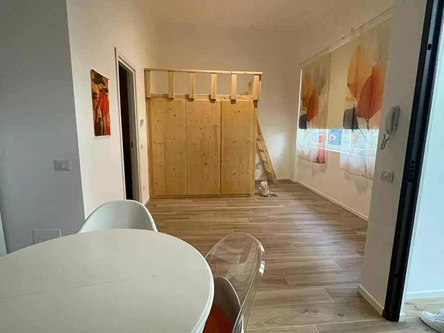 Immagine 1 di Appartamento in affitto  in Via degli Umiliati a Milano