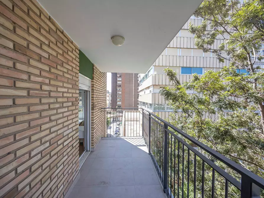 Immagine 4 di Camera in affitto  in Carrer d'Alemany a Valencia