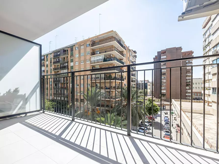 Immagine 5 di Camera in affitto  in Carrer d'Alemany a Valencia