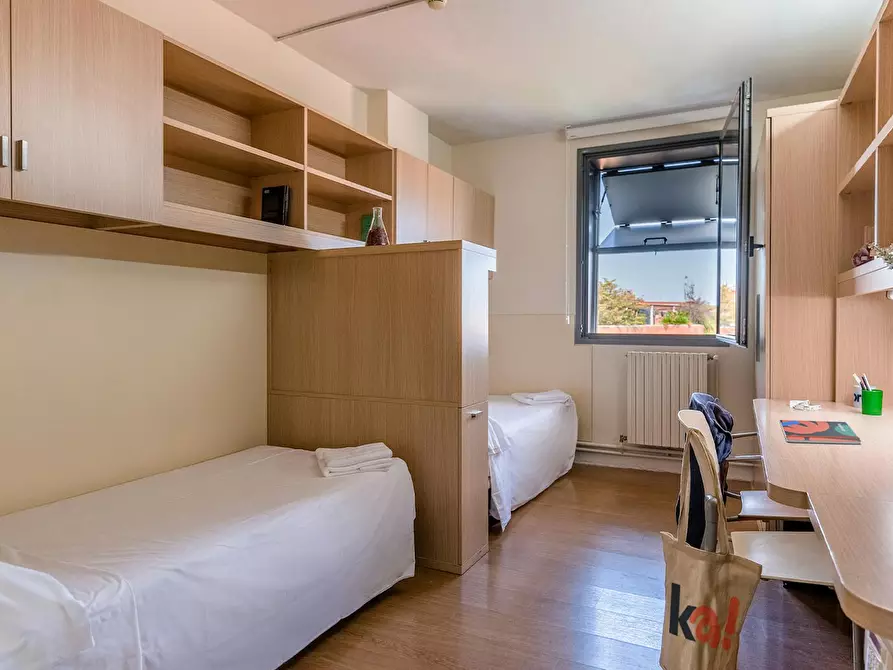 Immagine 1 di Camera condivisa in affitto  in Passatge de Ricard Zamora a Barcelona