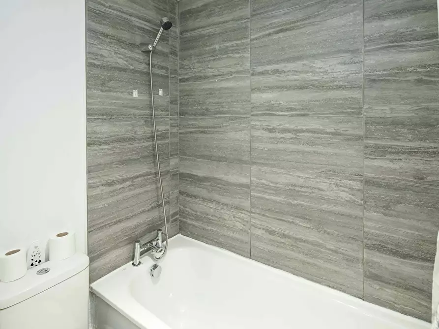 Immagine 6 di Casa indipendente in affitto  in Redford Close a Hounslow