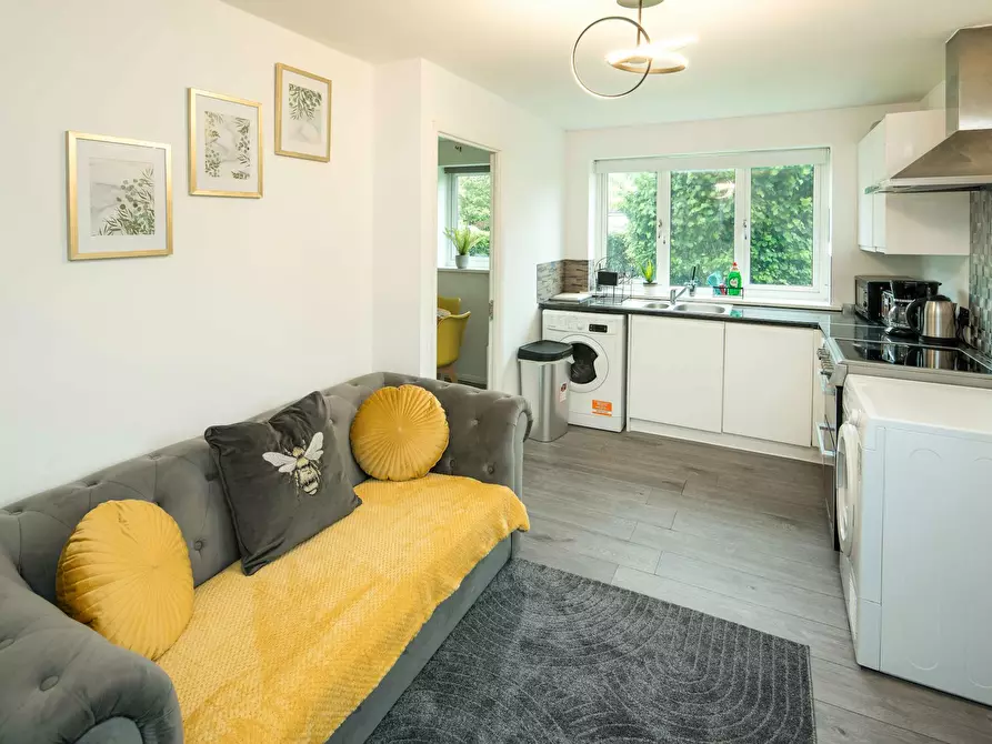 Immagine 9 di Casa indipendente in affitto  in Redford Close a Hounslow
