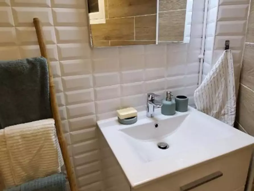 Immagine 8 di Appartamento in affitto  in Rue Fauchier a Marseille 02