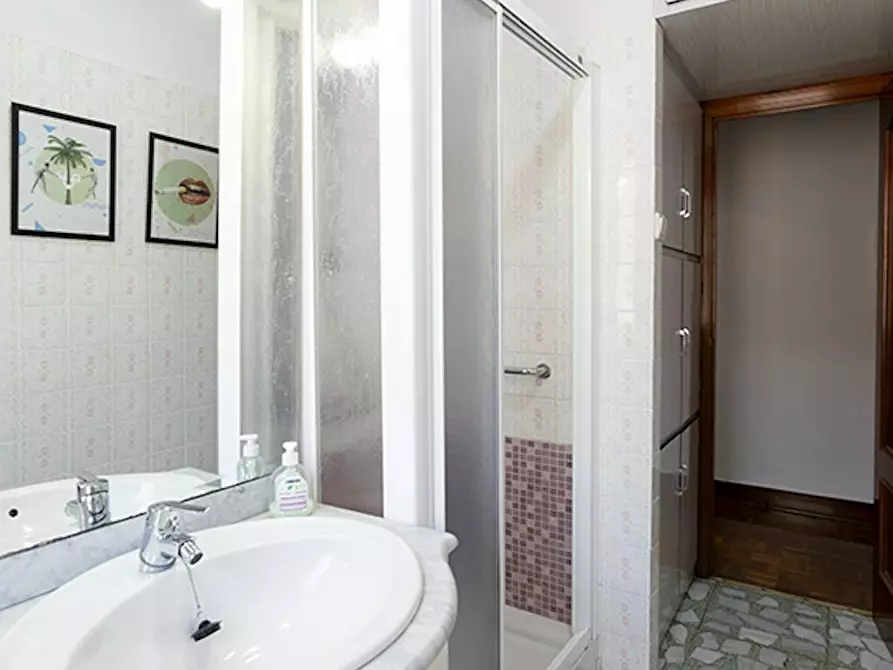 Immagine 9 di Camera in affitto  in Seber Altube Kalea a Bilbao