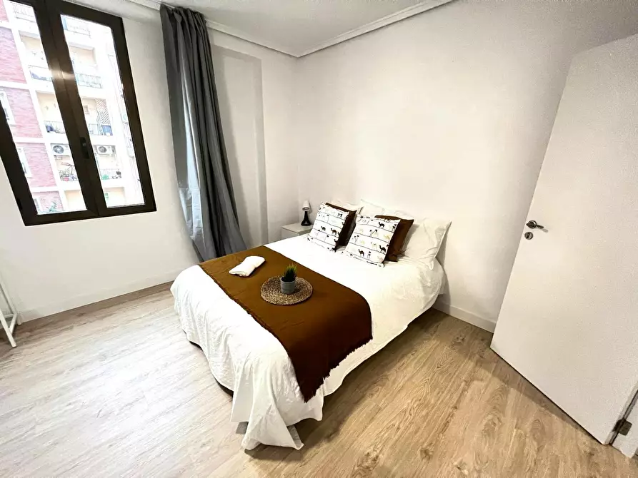 Immagine 2 di Camera in affitto  in Carrer de Finestrat a Valencia