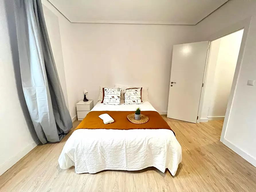 Immagine 6 di Camera in affitto  in Carrer de Finestrat a Valencia