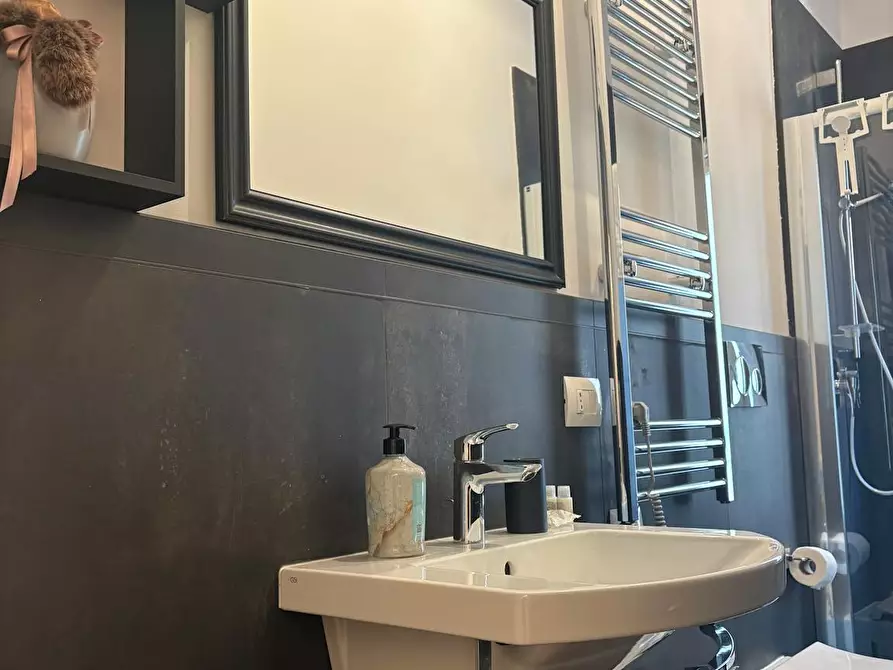 Immagine 10 di Casa indipendente in affitto  in Via Faenza a Firenze