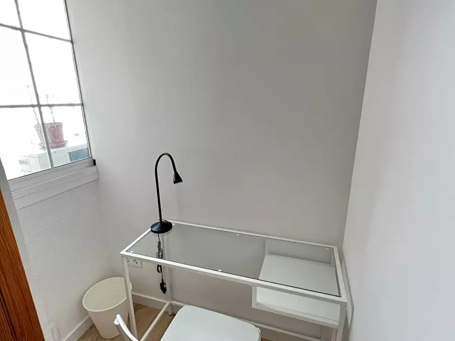 Immagine 3 di Camera in affitto  in Carrer del Reverend José Maria Pinazo a Valencia