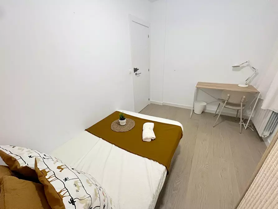 Immagine 3 di Camera in affitto  in Avinguda del Regne de València a Valencia