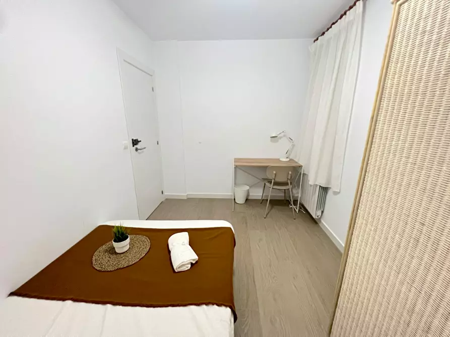 Immagine 6 di Camera in affitto  in Avinguda del Regne de València a Valencia