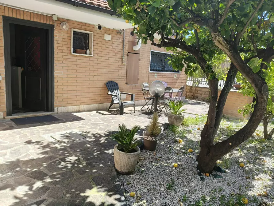 Immagine 2 di Casa indipendente in affitto  in Via delle Vigne di Morena a Roma