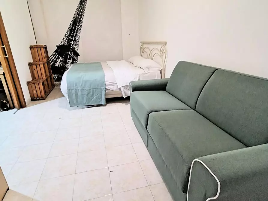 Immagine 5 di Appartamento in affitto  in Via dei Tribunali a Napoli