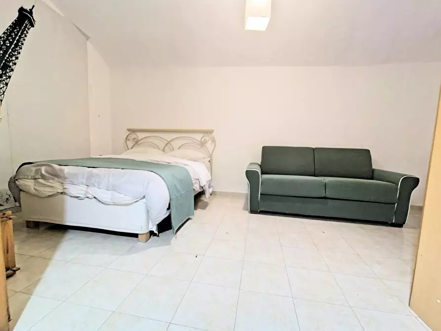 Immagine 3 di Appartamento in affitto  in Via dei Tribunali a Napoli