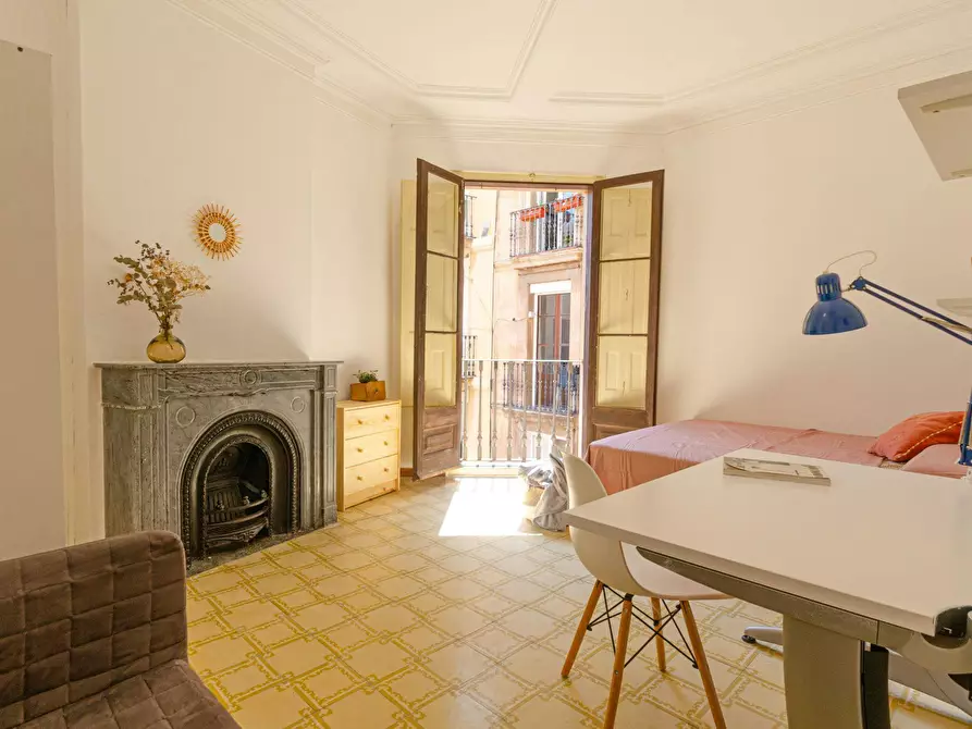 Immagine 2 di Camera in affitto  in Carrer de Santa Anna a Barcelona