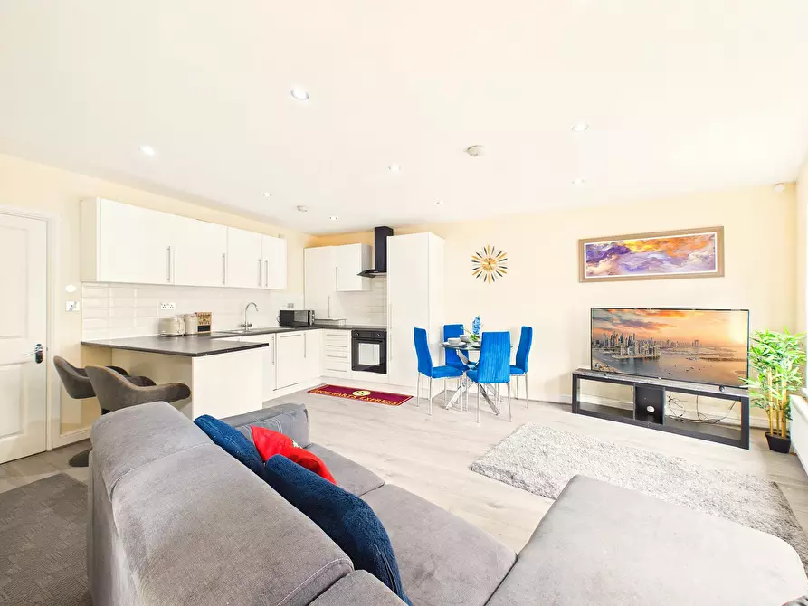 Immagine 1 di Casa indipendente in affitto  in Loates Lane a Watford