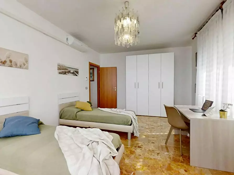 Immagine 2 di Camera in affitto  in Via Vittorio Alfieri a Bagnoli Di Sopra