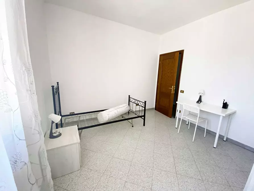 Immagine 1 di Camera in affitto  in Via Emilia a Pisa