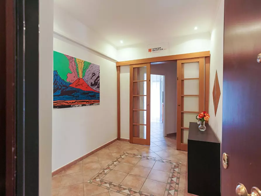Immagine 6 di Camera in affitto  in Via Pignasecca a Napoli