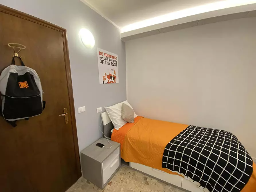 Immagine 5 di Camera in affitto  in Via S. Maria a Rovereto