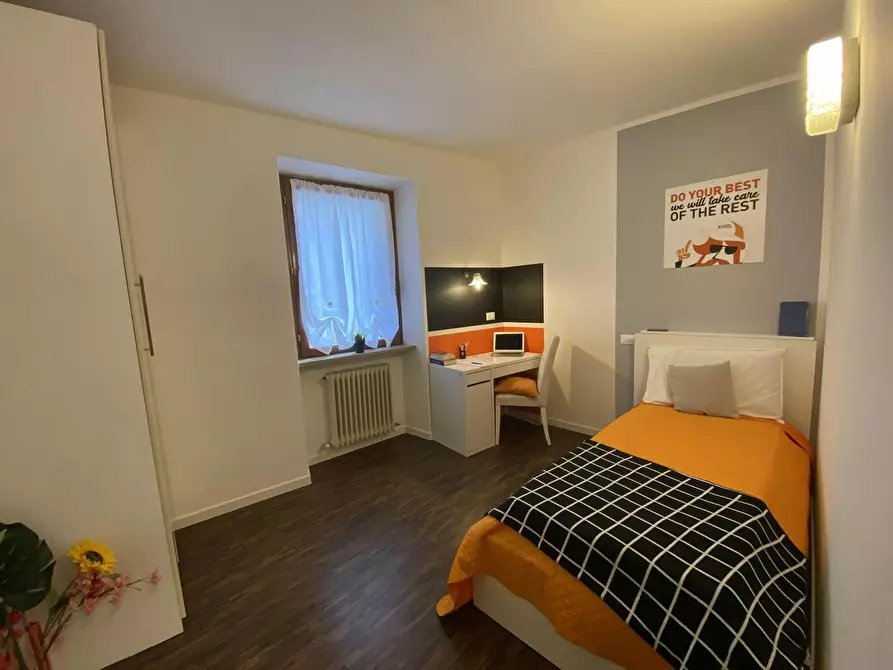 Immagine 3 di Camera in affitto  in Via S. Maria a Rovereto