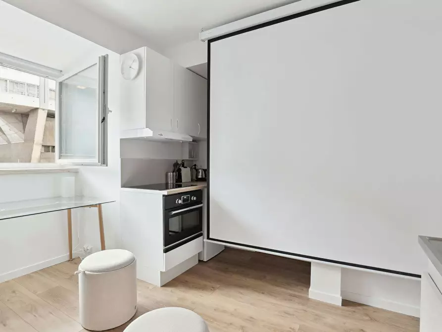 Immagine 5 di Appartamento in affitto  in Rue Gaston de Caillavet a Paris