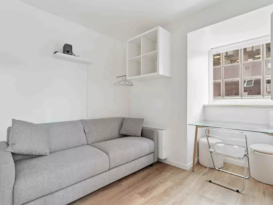 Immagine 1 di Appartamento in affitto  in Rue Gaston de Caillavet a Paris