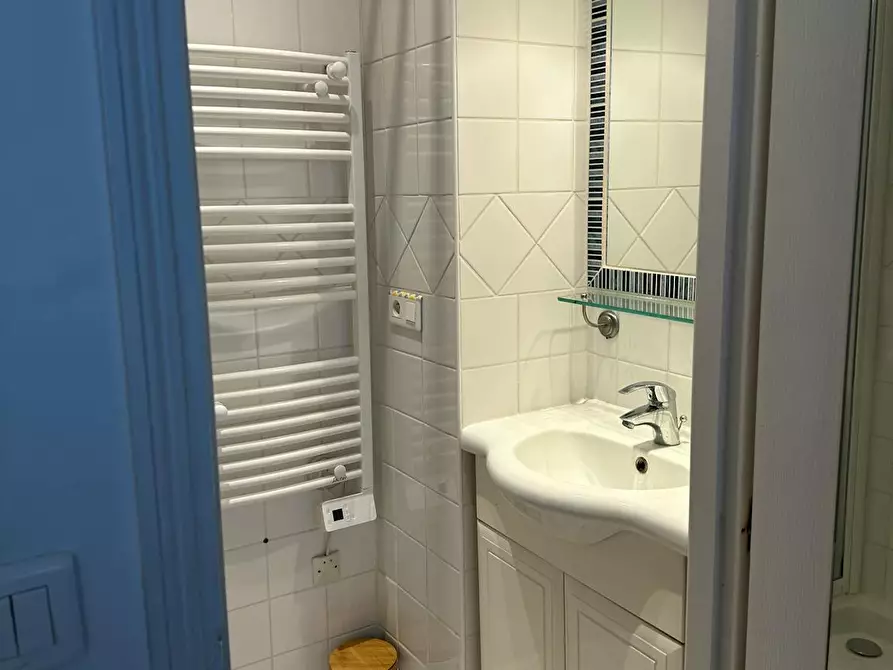 Immagine 9 di Appartamento in affitto  in Rue Oberkampf a Paris