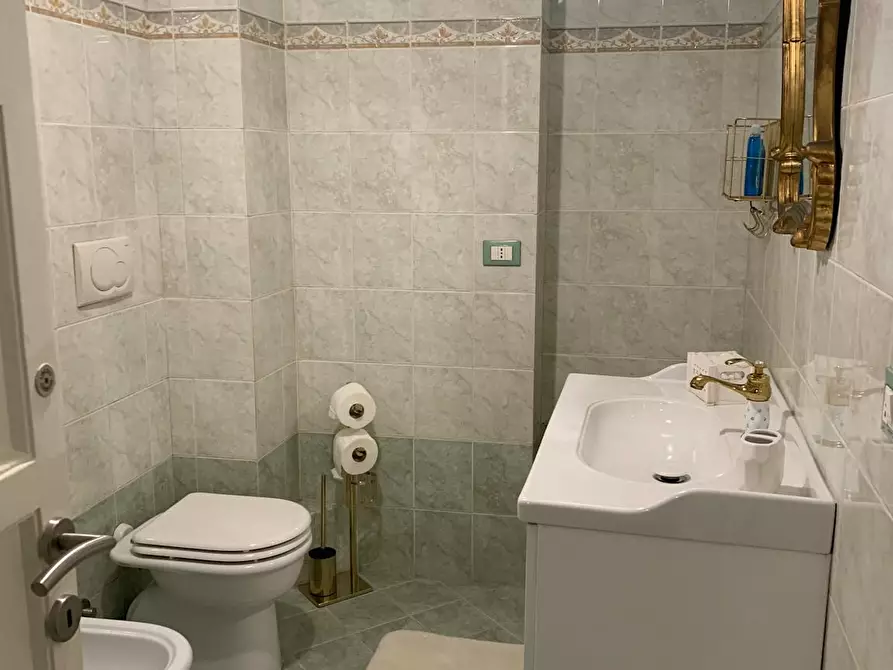 Immagine 10 di Camera in affitto  in Via Tiburtina a Roma