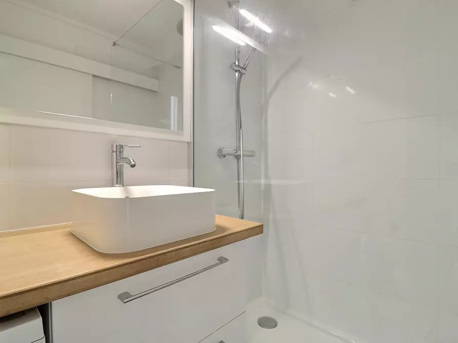 Immagine 9 di Appartamento in affitto  in Rue Vauvenargues a Paris 18