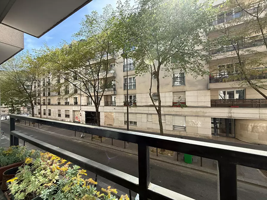 Immagine 10 di Appartamento in affitto  in Rue de l'Hôpital Saint-Louis a Paris